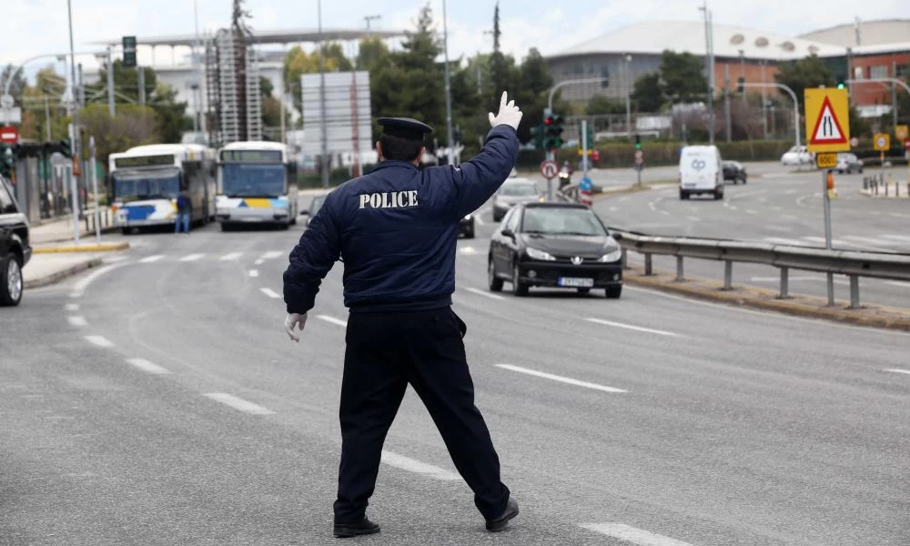Προ των πυλών η ''φραγή'' διοδίων ενόψει Πάσχα: Έρχεται χρονικό όριο μετακινήσεων και πλαφόν στα sms